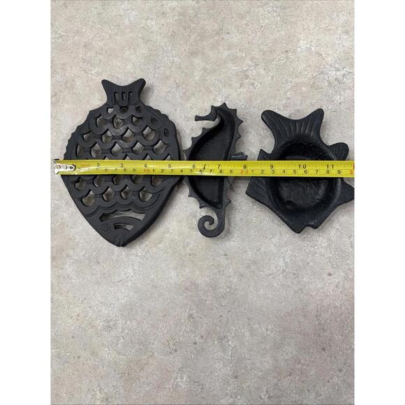 Lot of 3 Cast Iron Trivet & Spoon Rest Fish Seahorse Vintage Cabin Rustic Camp - Picture 7 of 7